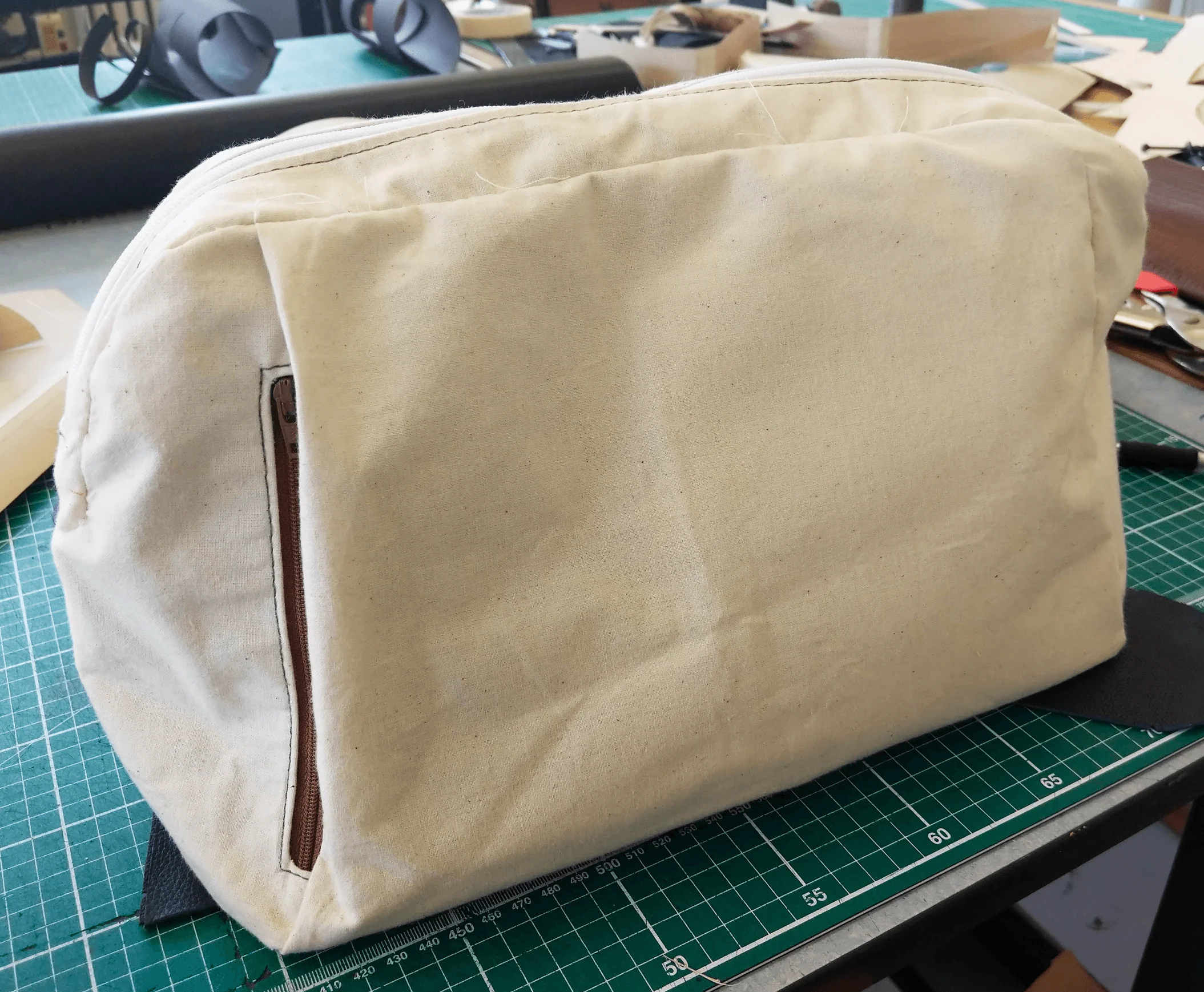 Sewn canvas pouch with zipper